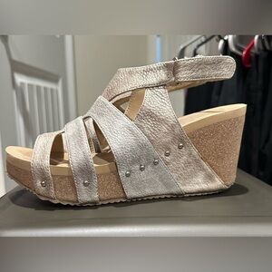 Super comfy- metallic wedges. Size 7